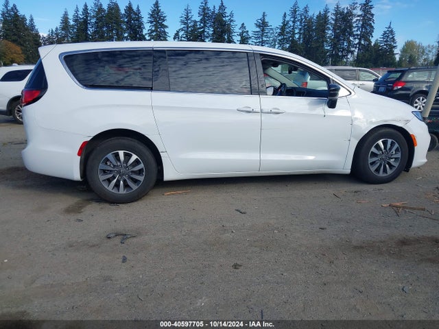Chrysler Pacifica Hybrid Select 2024 2C4RC1S78RR153677 Image 12