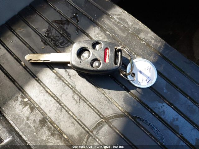 5FNYF3H28FB032004 Honda PILOT LX