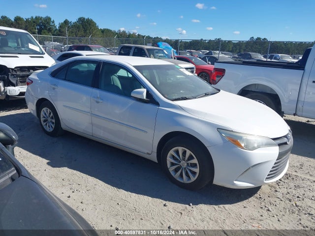 Toyota CAMRY LE 2015 4T1BF1FK3FU913869 Image 1