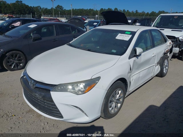 Toyota CAMRY LE 2015 4T1BF1FK3FU913869 Image 2