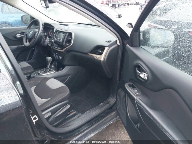 1C4PJMAB6EW215387 Jeep Cherokee Sport