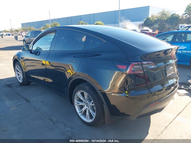 2024 TESLA MODEL Y 7SAYGDEE5RF982457 Photo 2