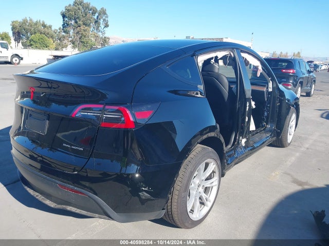 2024 TESLA MODEL Y 7SAYGDEE5RF982457 Photo 3