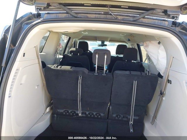 2C4RC1CG9NR168844 Chrysler Voyager Lx