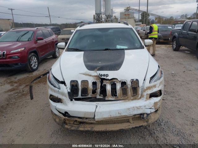 1C4PJMCX0JD505770 Jeep Cherokee Latitude 4x4