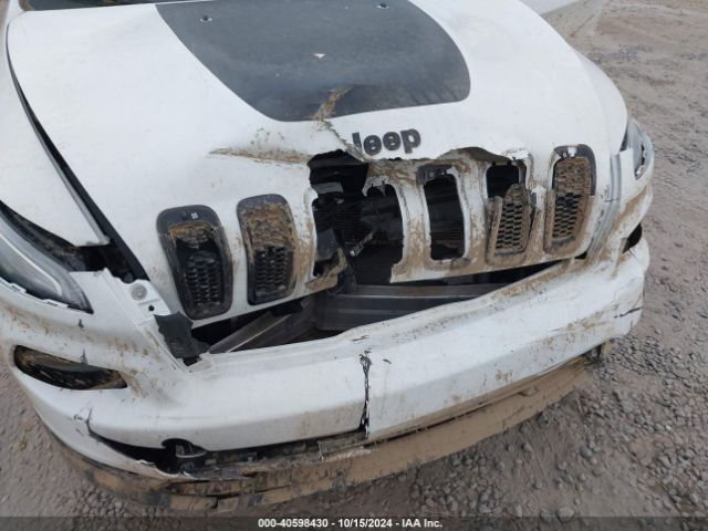 1C4PJMCX0JD505770 Jeep Cherokee Latitude 4x4