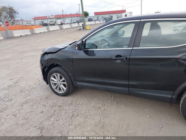 JN1BJ1CP4HW023135 Nissan Rogue Sport S