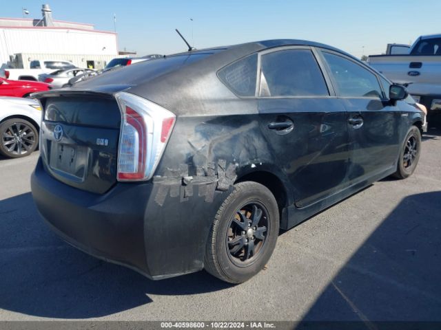 JTDKN3DU5F1962662 Toyota Prius Two