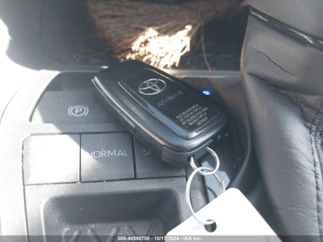 2T3W1RFV6NW188170 Toyota Rav4 Xle