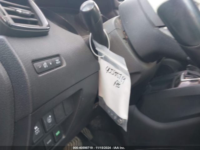 5N1AT2MT8HC818240 Nissan ROGUE SV