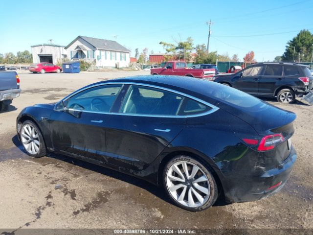 2019 TESLA MODEL 3 5YJ3E1EA3KF300688 Photo 2