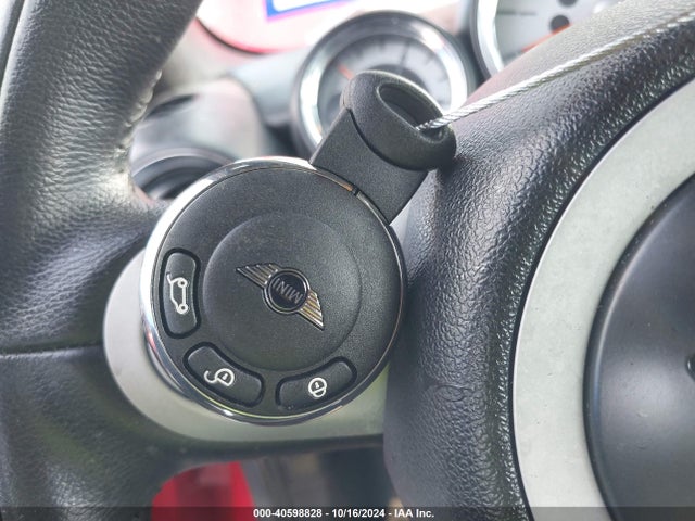 2010 MINI COOPER WMWMR3C53ATU97087 Photo 10
