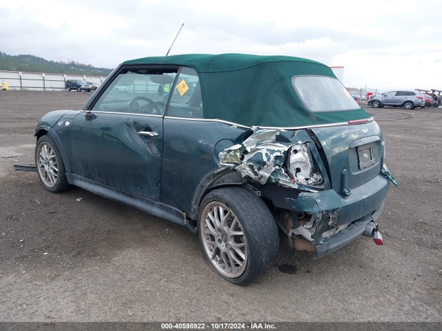 2006 MINI COOPER S WMWRH33556TJ42678 Photo 2