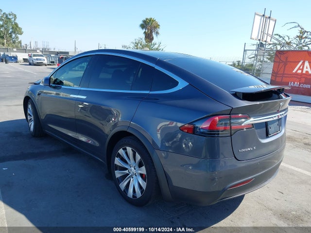 2019 TESLA MODEL X 5YJXCBE40KF181294 Photo 2
