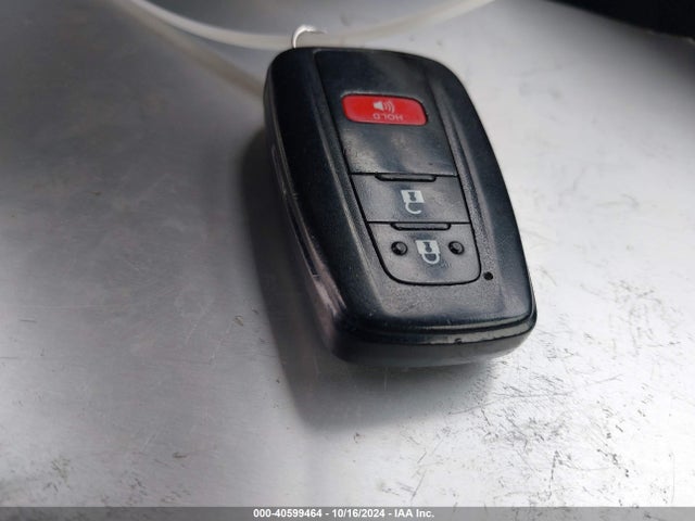 Toyota Prius Two 2017 JTDKBRFU6H3051028 Image 11