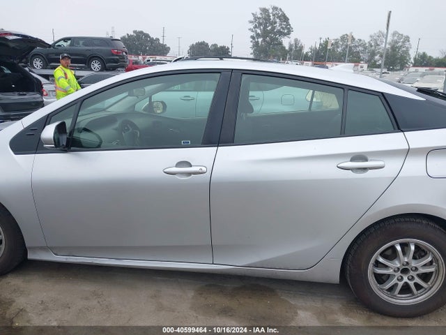 Toyota Prius Two 2017 JTDKBRFU6H3051028 Image 14