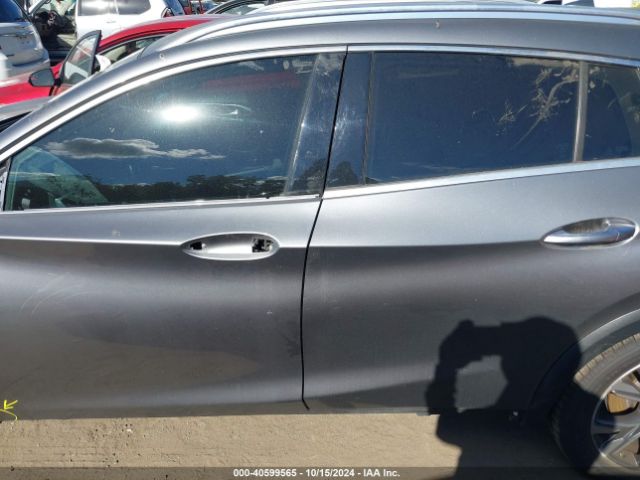 SJKCH5CR6JA049998 Infiniti Qx30 Premium