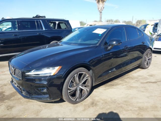 7JRL12TL7RG294241 Volvo S60 B5 Plus Dark Theme
