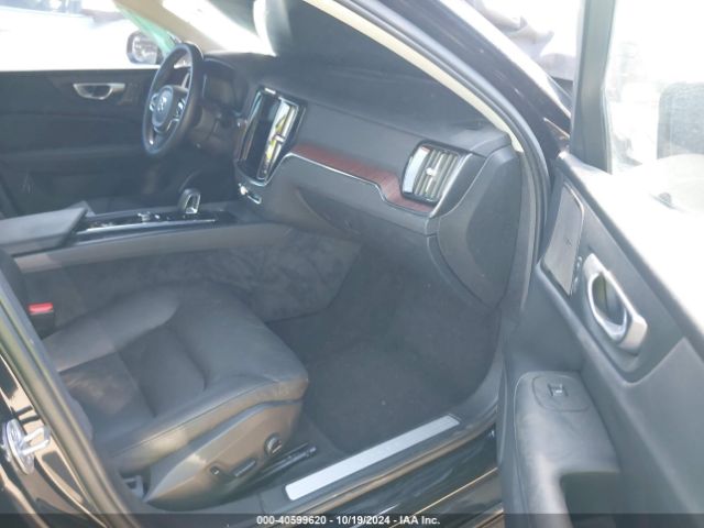 7JRL12TL7RG294241 Volvo S60 B5 Plus Dark Theme