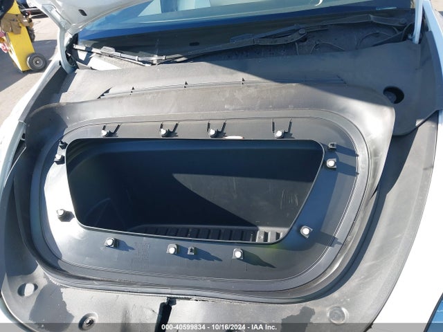 2021 TESLA MODEL Y 5YJYGDEE1MF269917 Photo 9