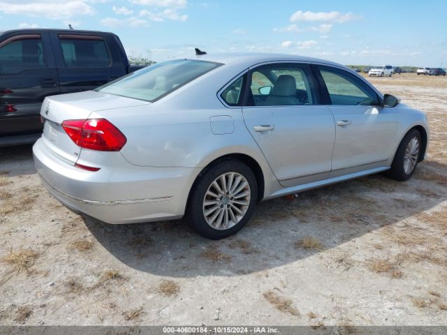 1VWBT7A31GC069948 Volkswagen Passat 1.8t Se