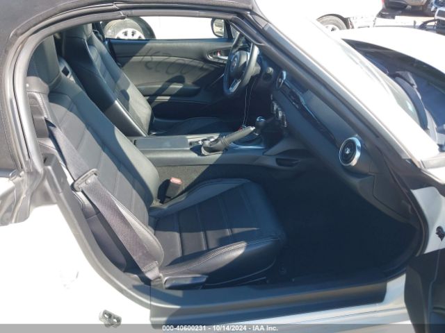 JC1NFAEK8J0140090 Fiat 124 Spider Lusso