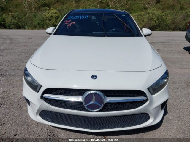 WDD3G4EB8KW021050 Mercedes-Benz A 220