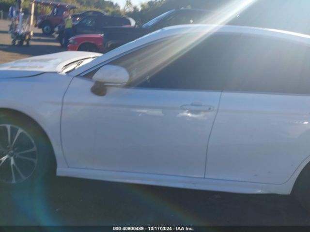 4T1B11HKXJU156814 Toyota CAMRY SE