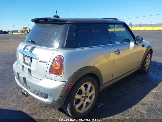 2009 MINI COOPER S WMWMF73509TT96231 Photo 3