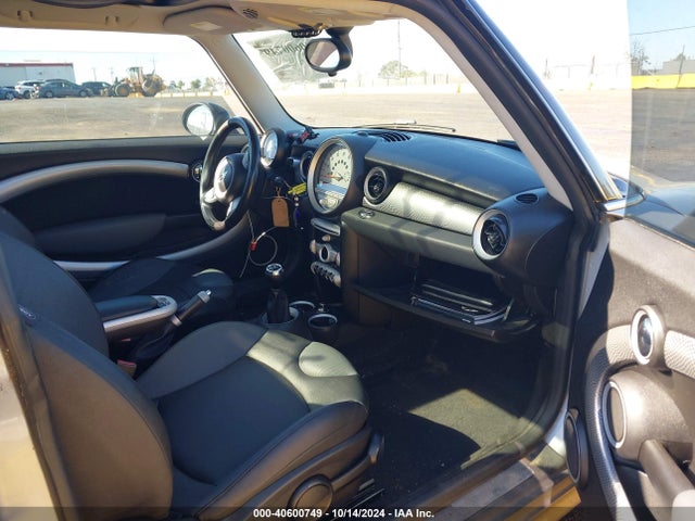 2009 MINI COOPER S WMWMF73509TT96231 Photo 4