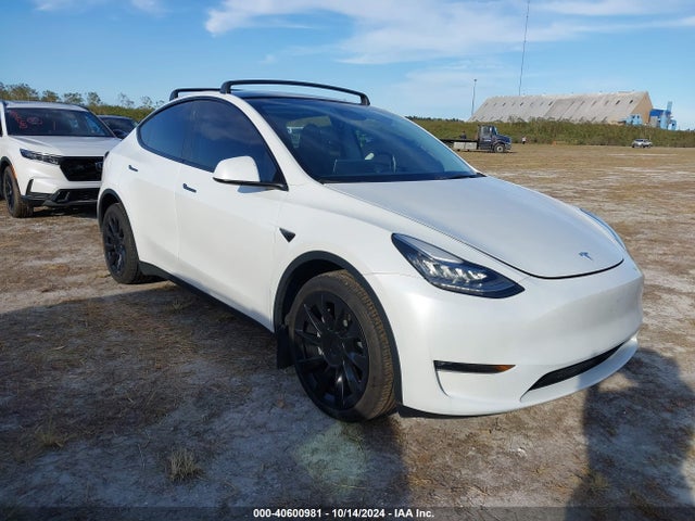 2023 TESLA MODEL Y 7SAYGDEE2PA024869 Photo 0