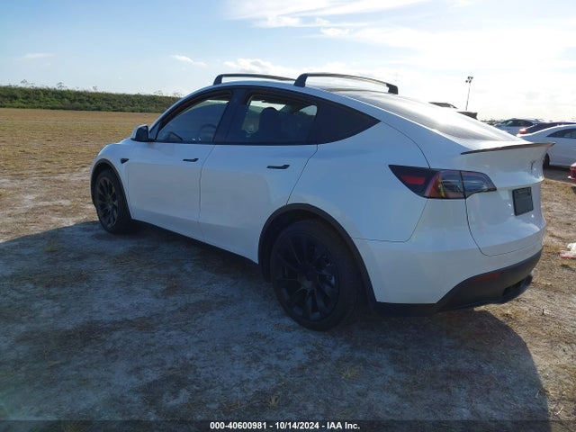 2023 TESLA MODEL Y 7SAYGDEE2PA024869 Photo 2