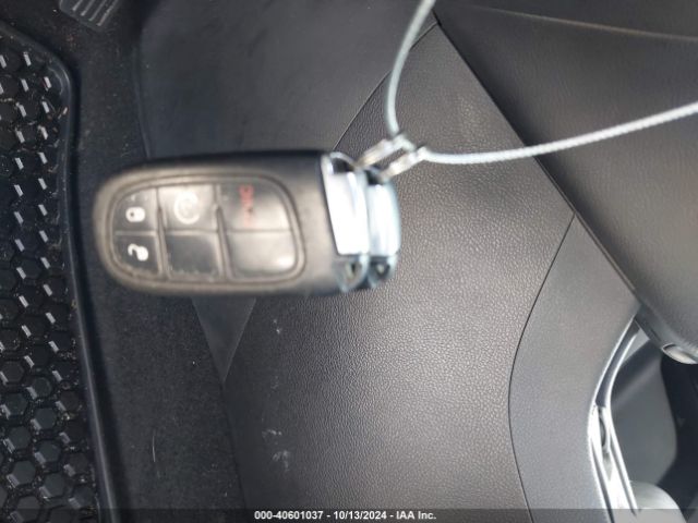 1C4PJLLX6KD302751 Jeep Cherokee Altitude Fwd