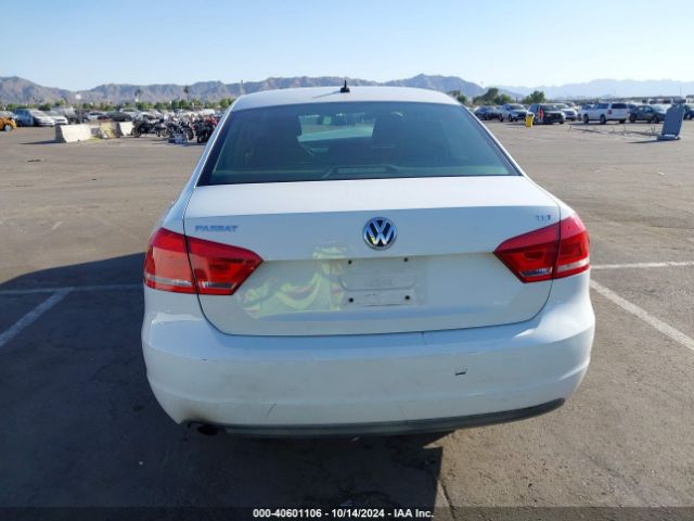 1VWAT7A34FC002433 Volkswagen Passat 1.8t S