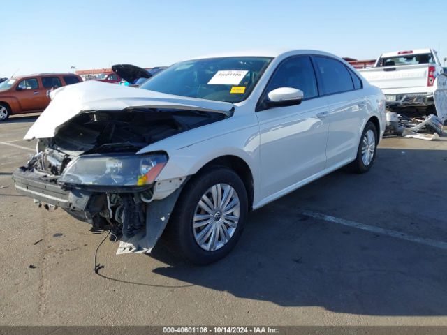 1VWAT7A34FC002433 Volkswagen Passat 1.8t S