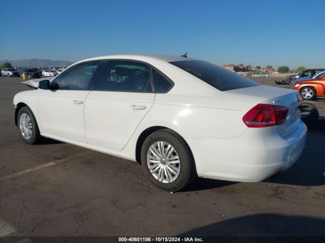 1VWAT7A34FC002433 Volkswagen Passat 1.8t S