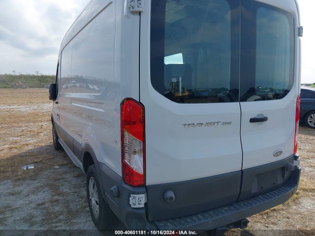 Ford Transit-250 2015 1FTNR2CM7FKA06218 Image 3
