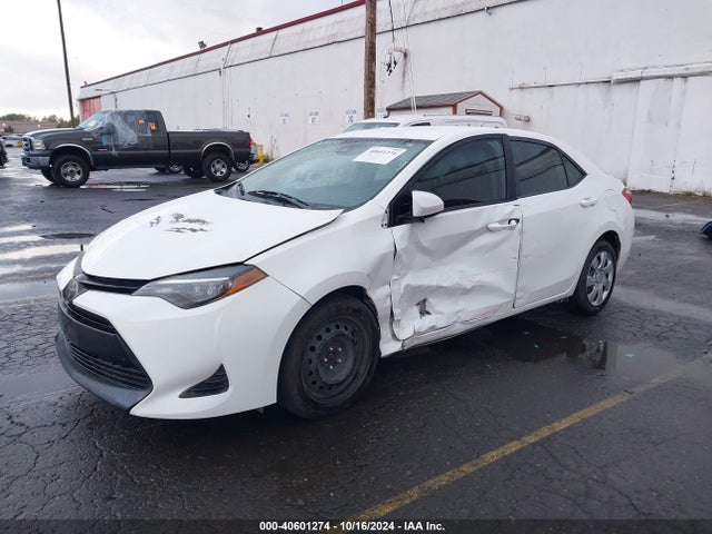 Toyota COROLLA LE 2019 2T1BURHE4KC168282 Image 2