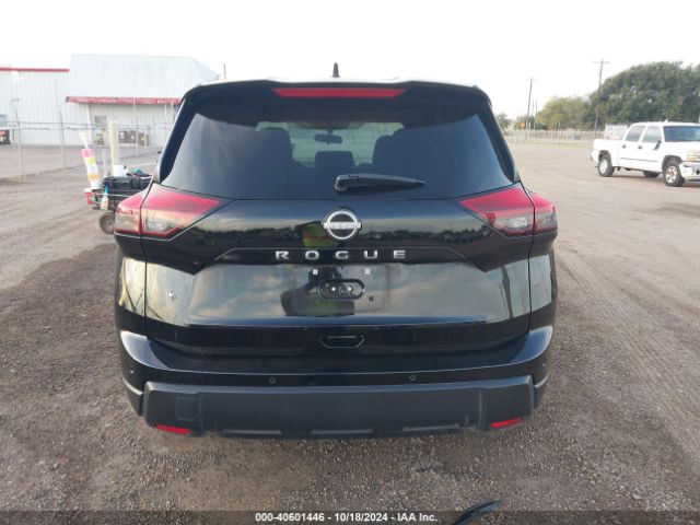 5N1BT3AA6RC728339 Nissan Rogue S Fwd