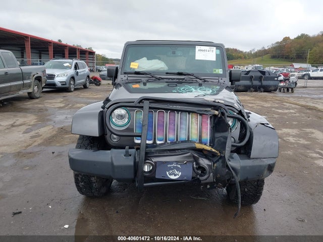 1C4BJWEG2HL552656 Jeep Wrangler Unlimited Sahara 4x4