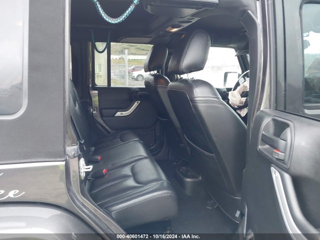 1C4BJWEG2HL552656 Jeep Wrangler Unlimited Sahara 4x4