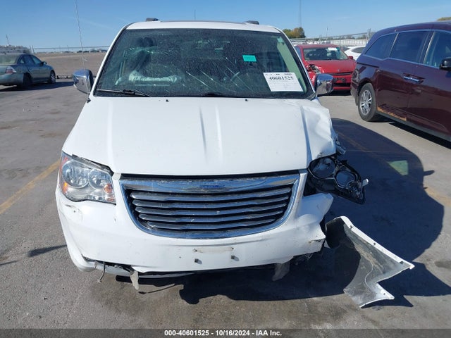 2C4RC1CG7GR135585 Chrysler Town & Country Touring-l Anniversary Edition