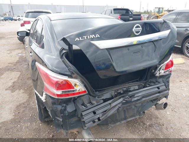 Nissan Altima 2.5 S 2015 1N4AL3AP8FC584914 Image 18