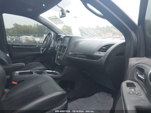2C4RDGCG5JR161030 Dodge Grand Caravan Sxt
