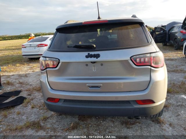 3C4NJCBB4JT326939 Jeep Compass Altitude Fwd