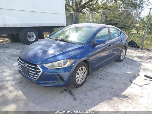 Hyundai ELANTRA SE 2017 5NPD74LF2HH113113 Image 2