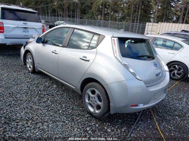 Nissan LEAF SV 2015 1N4AZ0CP6FC302683 Image 3
