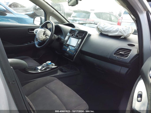 Nissan LEAF SV 2015 1N4AZ0CP6FC302683 Image 5