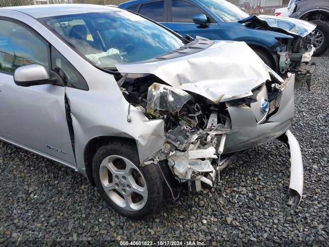 Nissan LEAF SV 2015 1N4AZ0CP6FC302683 Image 6