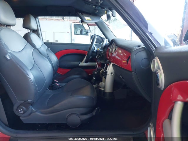 2006 MINI COOPER S WMWRE33556TJ33455 Photo 4